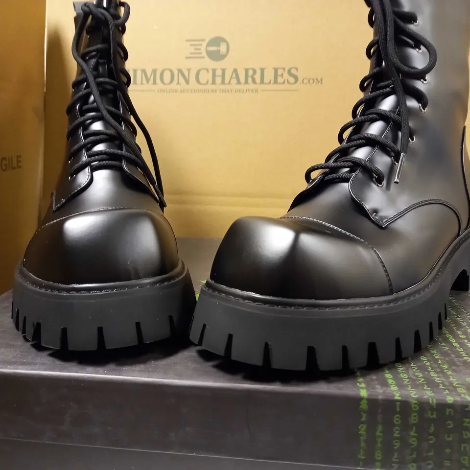 KOI BLACK SQUARE TOE LACE UP BOOTS - SIZE 9