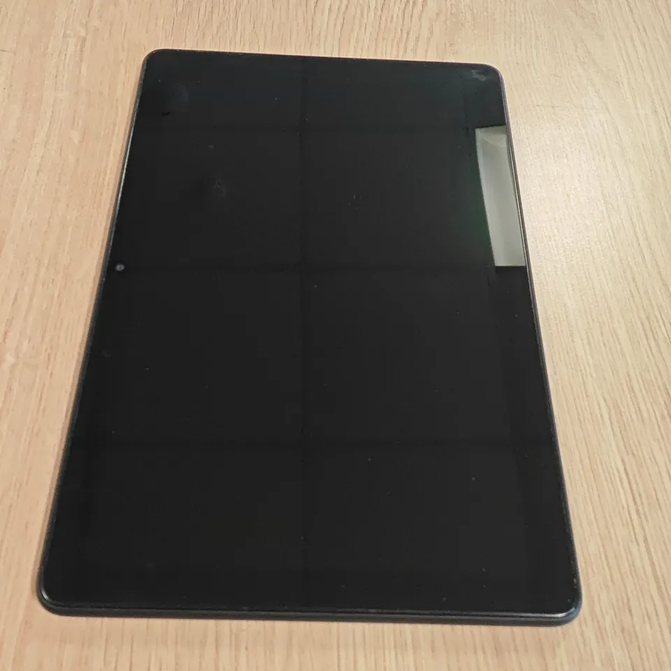 UNBOXED AMAZON 32GB TABLET IN BLACK - T76N2B