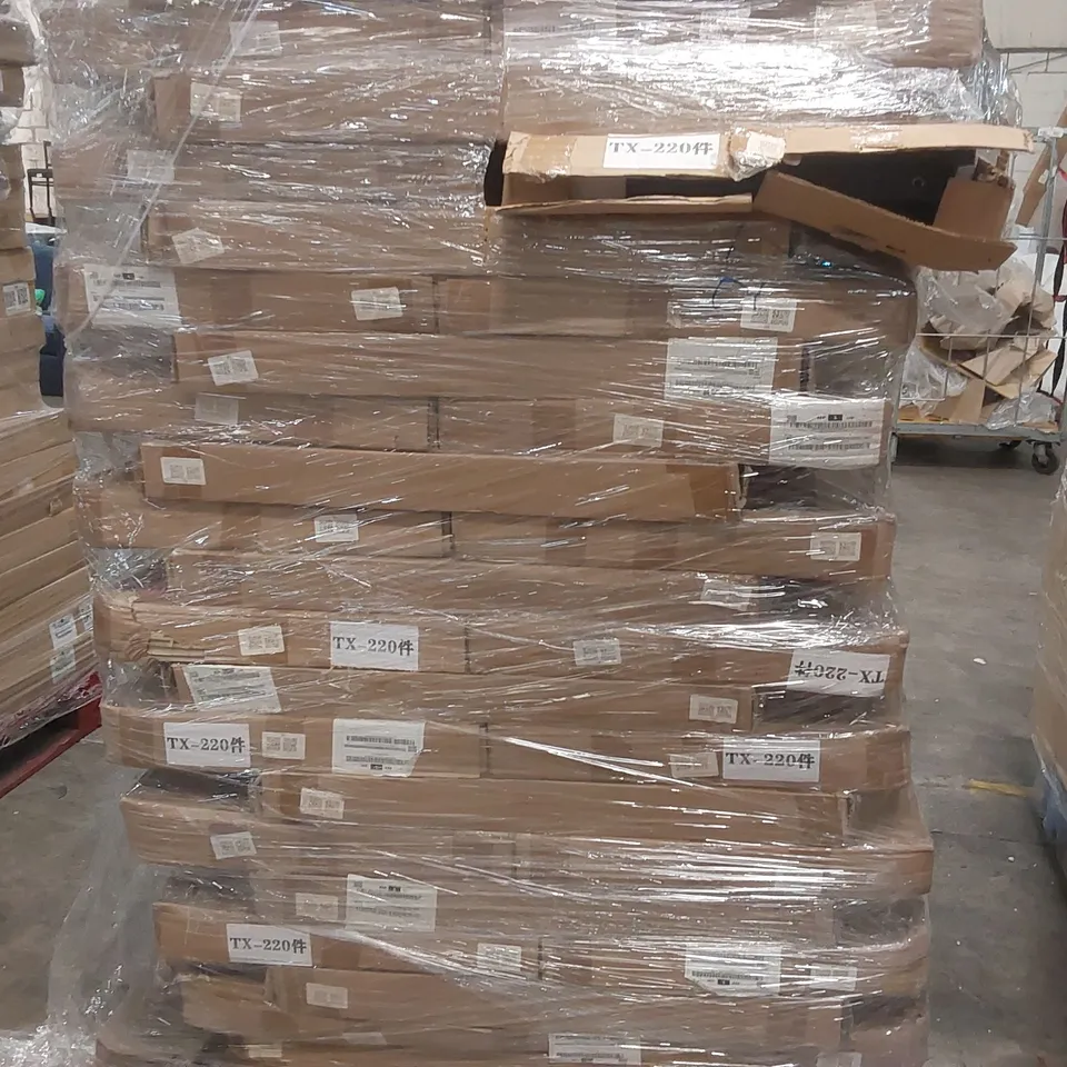 PALLET CONTAINING A LARGE ASSORTMENT OF FURNITURE ITEMS
