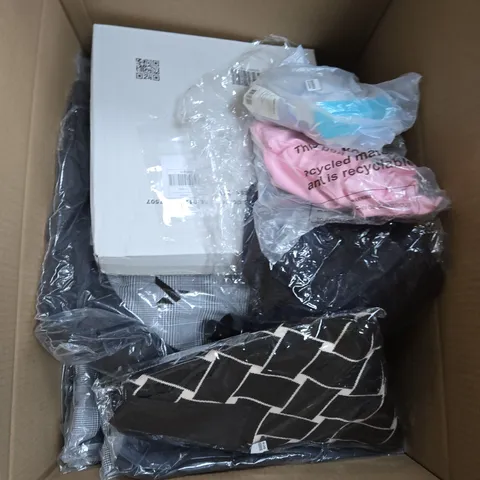 LARGE BOX OF APPROXIMATELY 15 ASSORTED ITEMS TO INCLUDE CLOTHING ITEMS, WOBBLE BALANCE BOARD ETC...