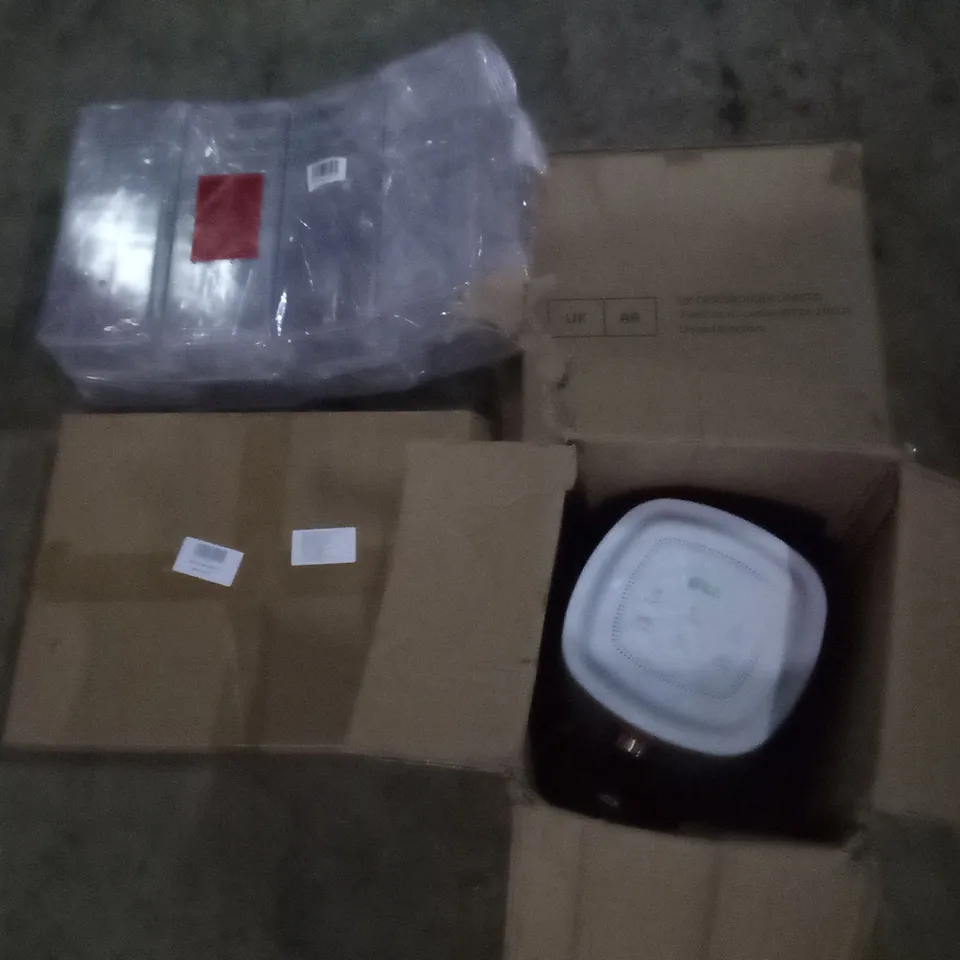 PALLET OF ASSORTED ITEMS INCLUDING 2 TIER SPICE RACK, BXE SMALL AIR FRYER, CLEAR DESK STORAGE BOXES, TOILET SEAT