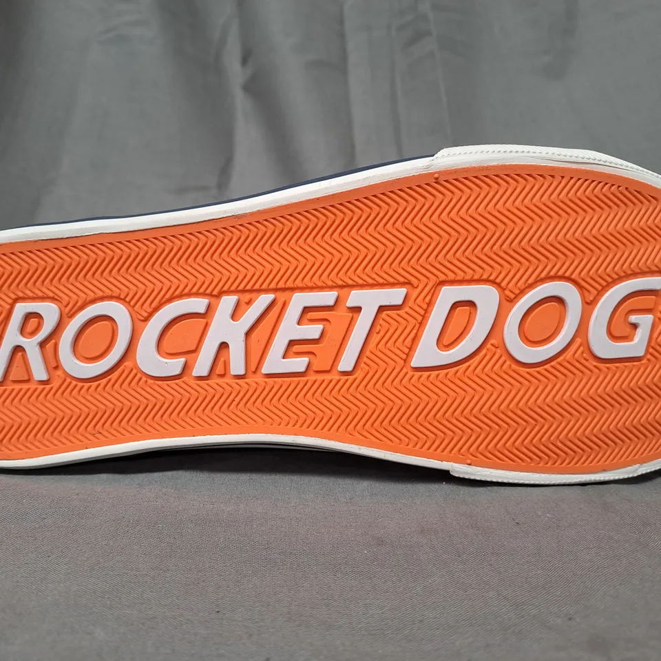BOXED PAIR OF ROCKET DOG SHOES IN NAVY/WHITE UK SIZE 6