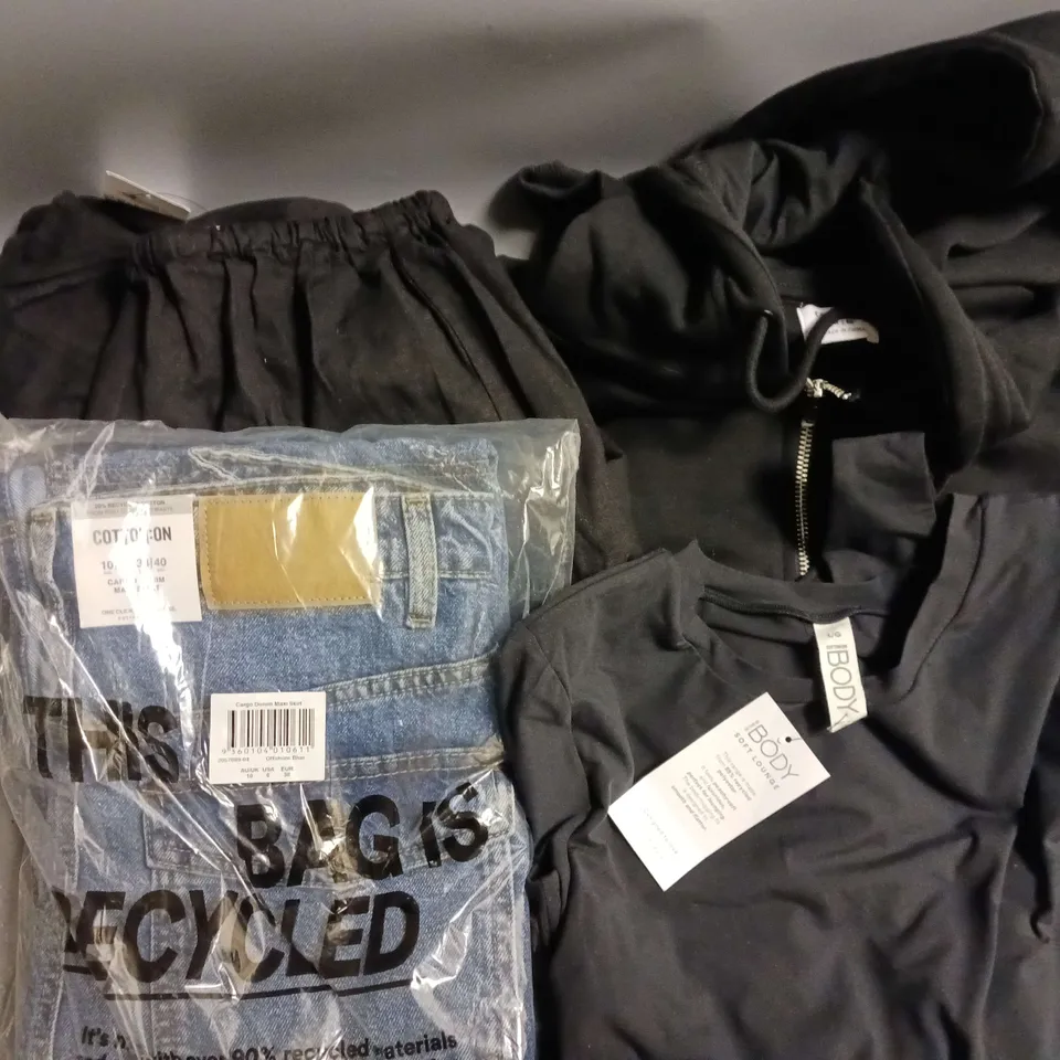 APPROXIMATELY 20 ASSORTED ITEMS OF CLOTHING TO INCLUDE CARGO DENIM MAXI SKIRT SIZE 10, HAVEN TIERED MAXI SKIRT SIZE 38EU, SOFT LOUNGE SHORT SLEEVE BODYSUIT SIZE L