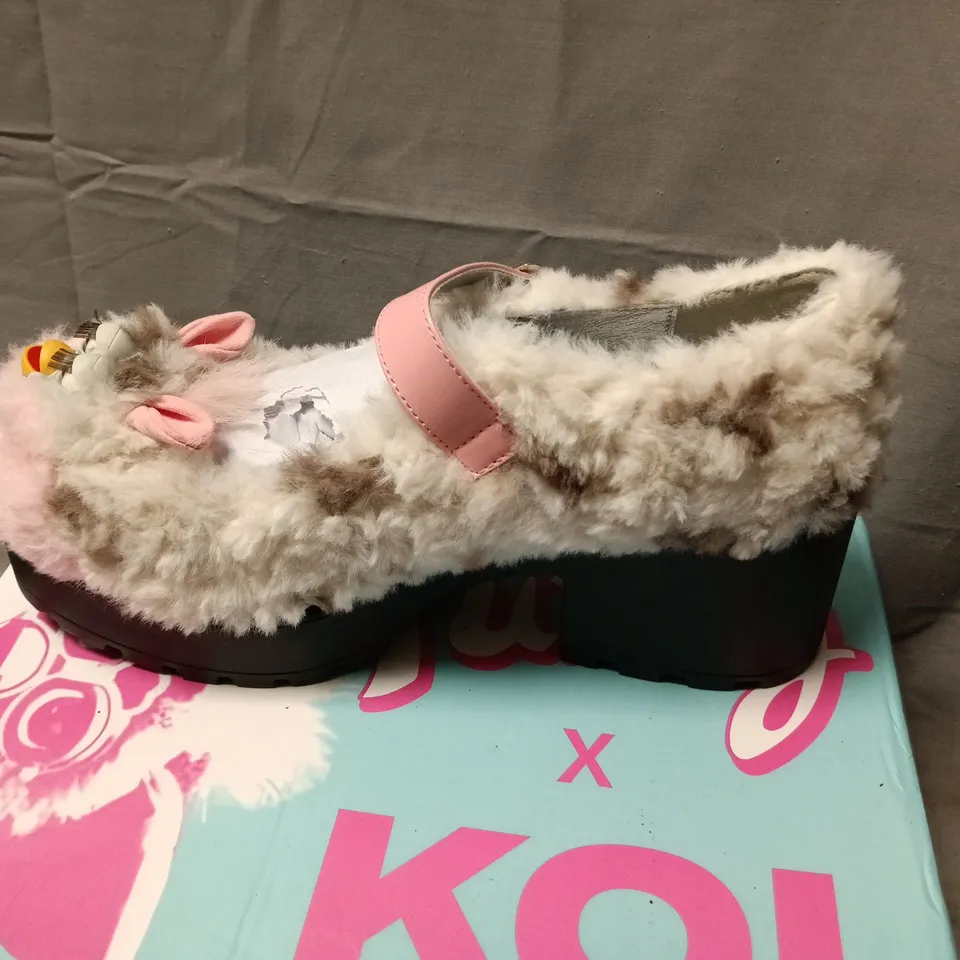 BOXED TIRA FURBY MARY JANES 'CHURCH MOUSE EDITION' – UK 8 KIDS SHOES (KA00538-UK8)