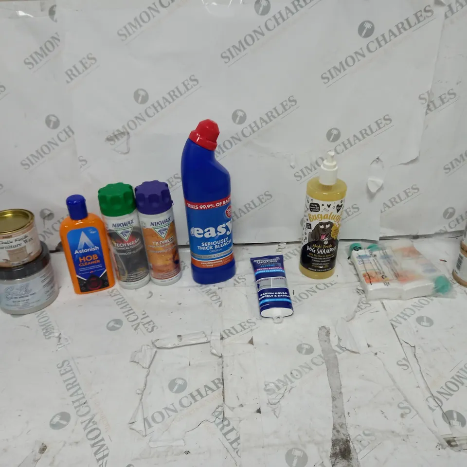 APPROXIMATELY 15 HOUSEHOLD ITEMS  TO INCLUDE EASE THICH BLEACH, HOB CLEANER, AND CHALK FINISH ETC. 