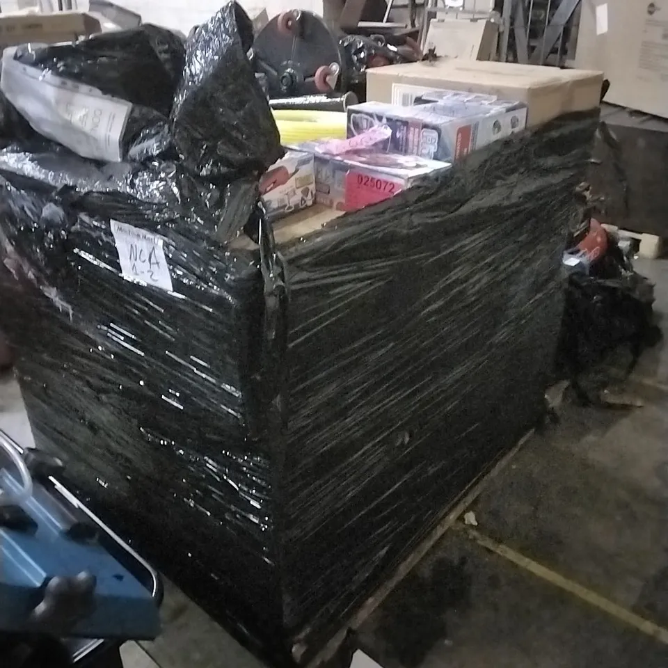PALLET OF CLARKE POWER TOOLS TO INCLUDE PLANER,SHARPENING TOOL,BENCH DRILL PRESS,SOLAR POWERED ARC ACTIVATED WELDING HEADSHIELD WITH GRINDING FUNCTION ETC...