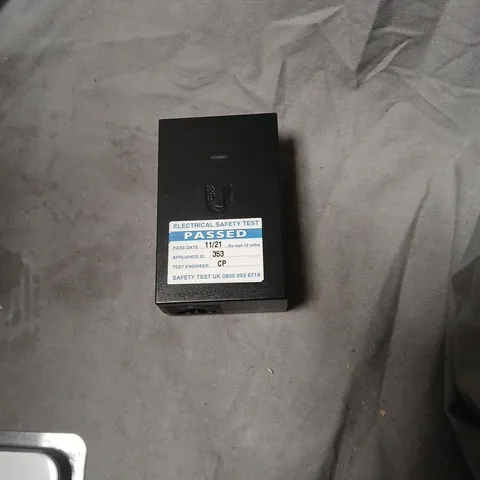 BOX OF APPROXIMATELY 12 ASSORTED ELECTRICAL ITEMS INCLUDING SECOND HDD CADDY, NINTENDO SWITCH CONTROLLER AND SWITCHING MODE POWER SUPPLY