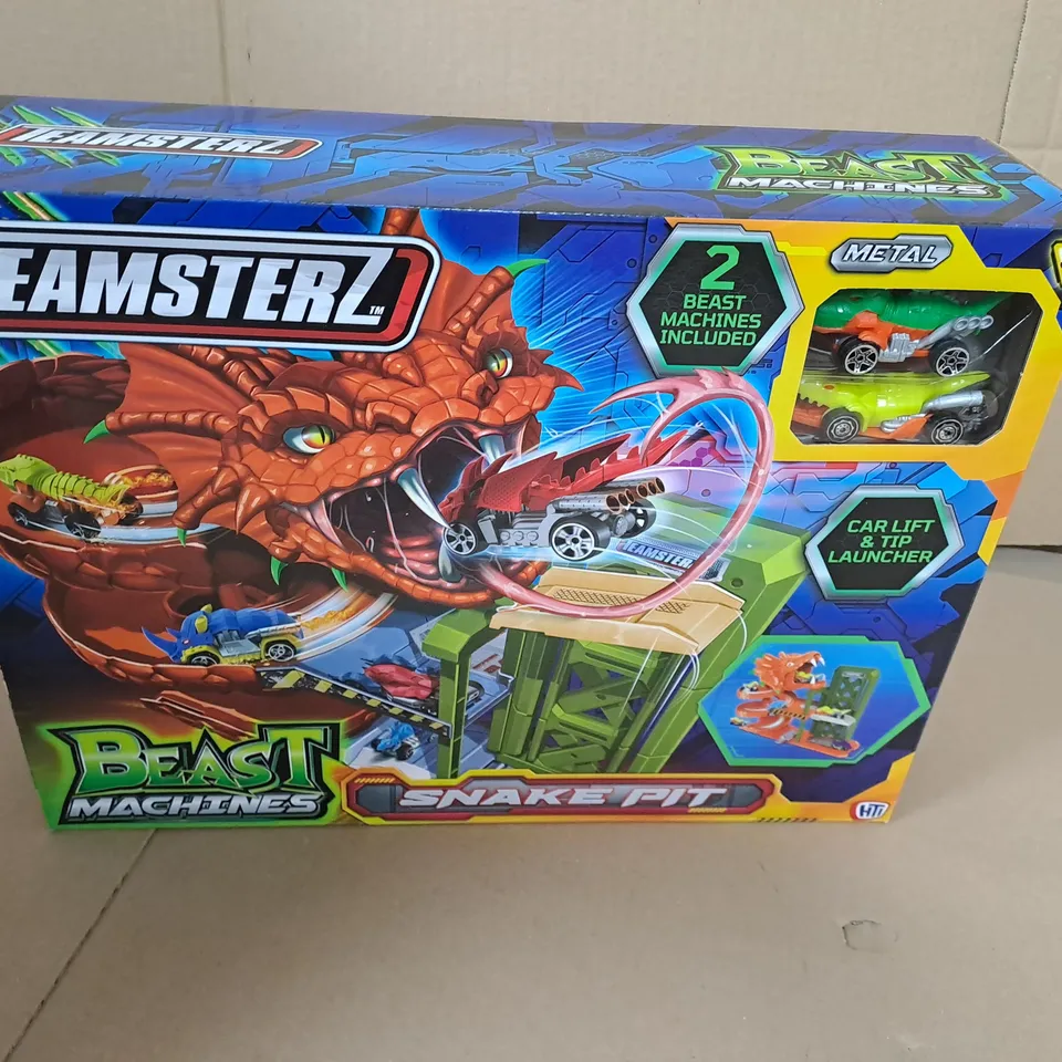 BOXED TEAMSTERZ BEAST MACHINES SNAKE PIT