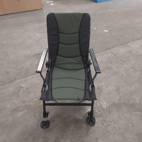 BOXED FOLDING CAMPING CHAIR