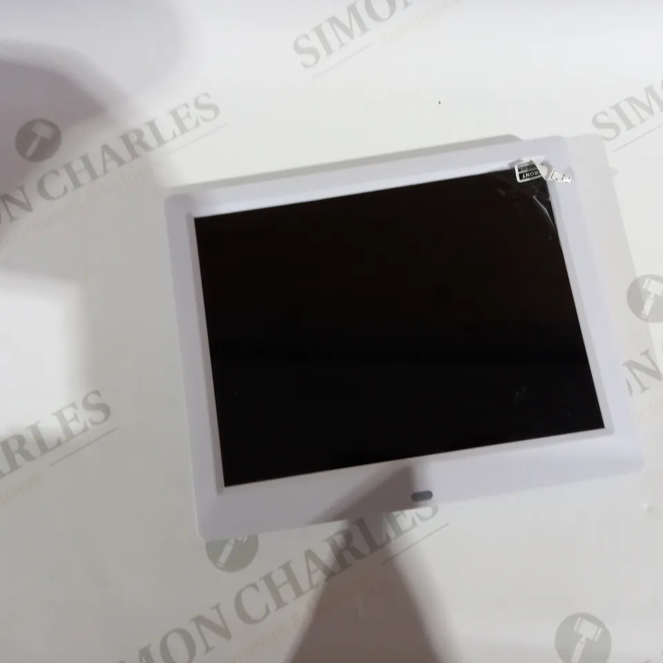 DIGITAL PHOTO FRAME 