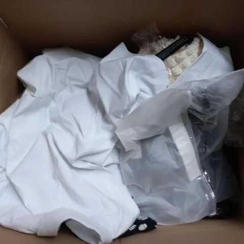 LARGE BOX OF APPROXIMATELY 20 ASSORTED CLOTHING ITEMS IN VARIOUS SIZES, STYLES AND COLOURS