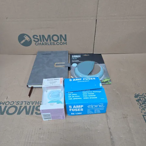 TOTE OF APPROXIMATELY 12 ASSORTED HOUSEHOLD ITEMS TO INCLUDE NOTEPAD/DIARY, PIZZA CUTTER, FUSES, TOMMEE TIPPEE ETC