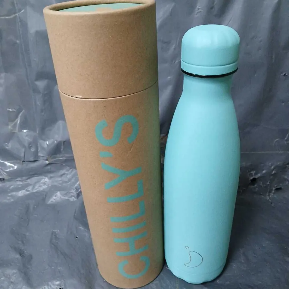 BOXED CHILLYS 500ml REUSABLE BOTTLE (GREEN PASTEL EDITION)