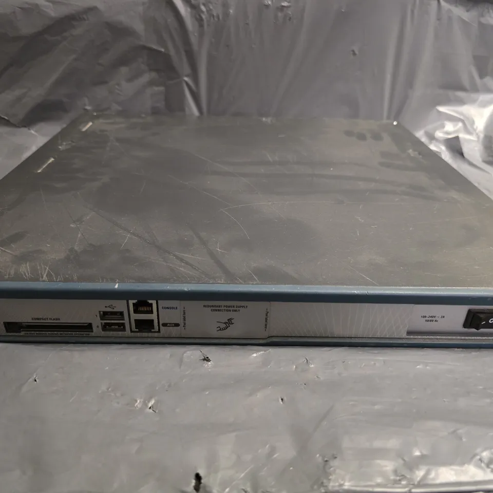 CISCO SYSTEMS 2800 SERIES 100-240V