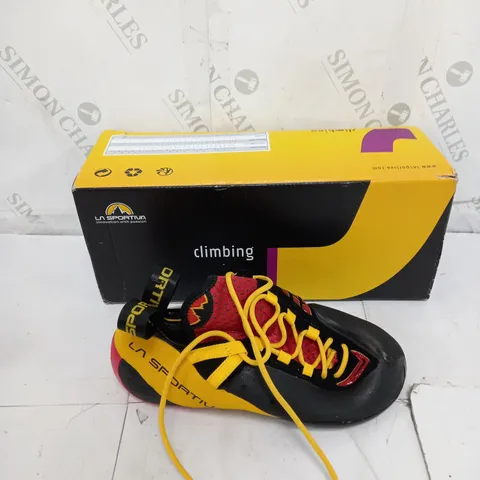 BOXED PAIR OF LA SPORTIVA CLIMBING 10R GENIUS UK 7.5