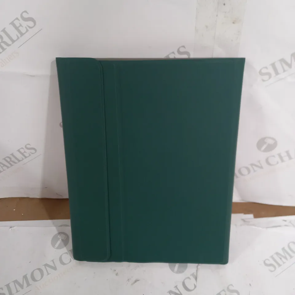 DESIGNER KEYBOARD TABLET CASE IN GREEN 