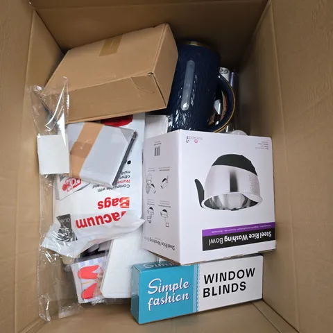 LARGE BOX TO INCLUDE - WINDOW BLINDS - KETTLE - PRICE BOWL 