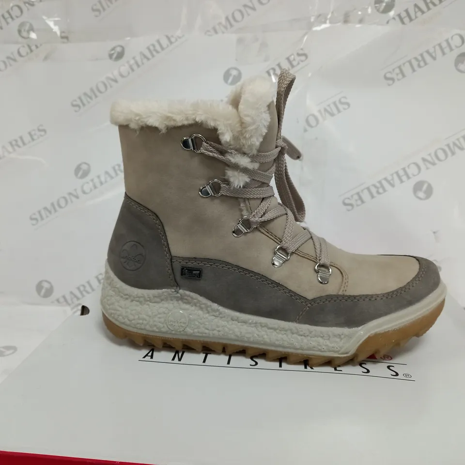 BOXED PAIR OF RIEKER ANTISTRESS WATER RESISTANT WARM HIKING BOOTS CREAM UK SIZE 6