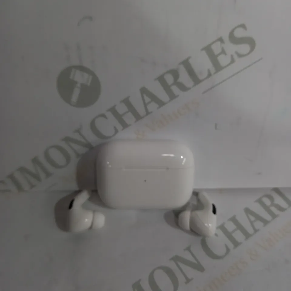 APPLE AIR PODS PROS