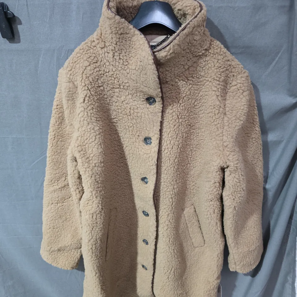 UK 14 SAINT + SOFIA RUMER TEDDY COAT – CAMEL