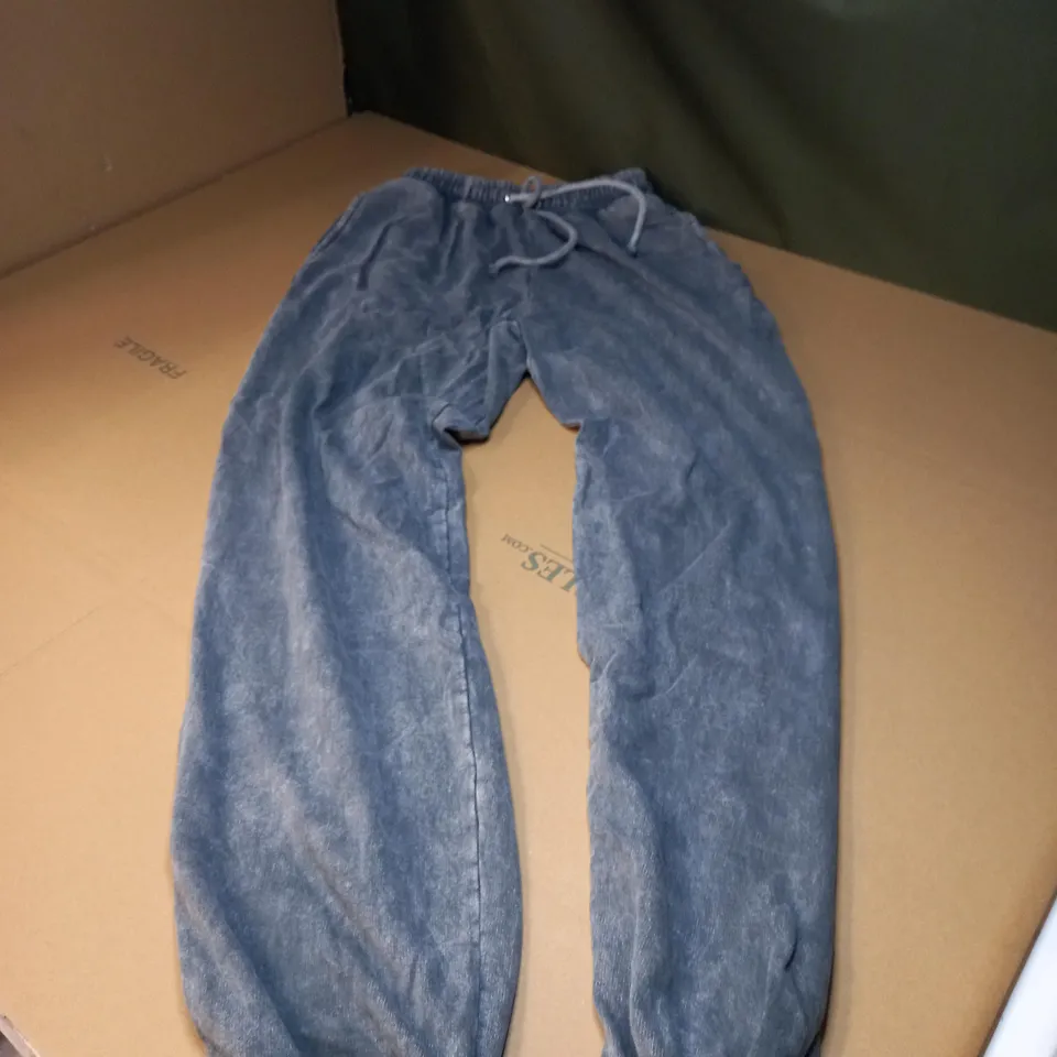BOOHOO OVERSIZED OVERDRYED CHARCOAL JOGGERS - S