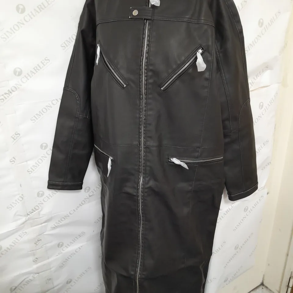 COLLUSION LONGLINE DISTRESSED FAUX LEATHER BIKER JACKET IN BLACK SIZE L