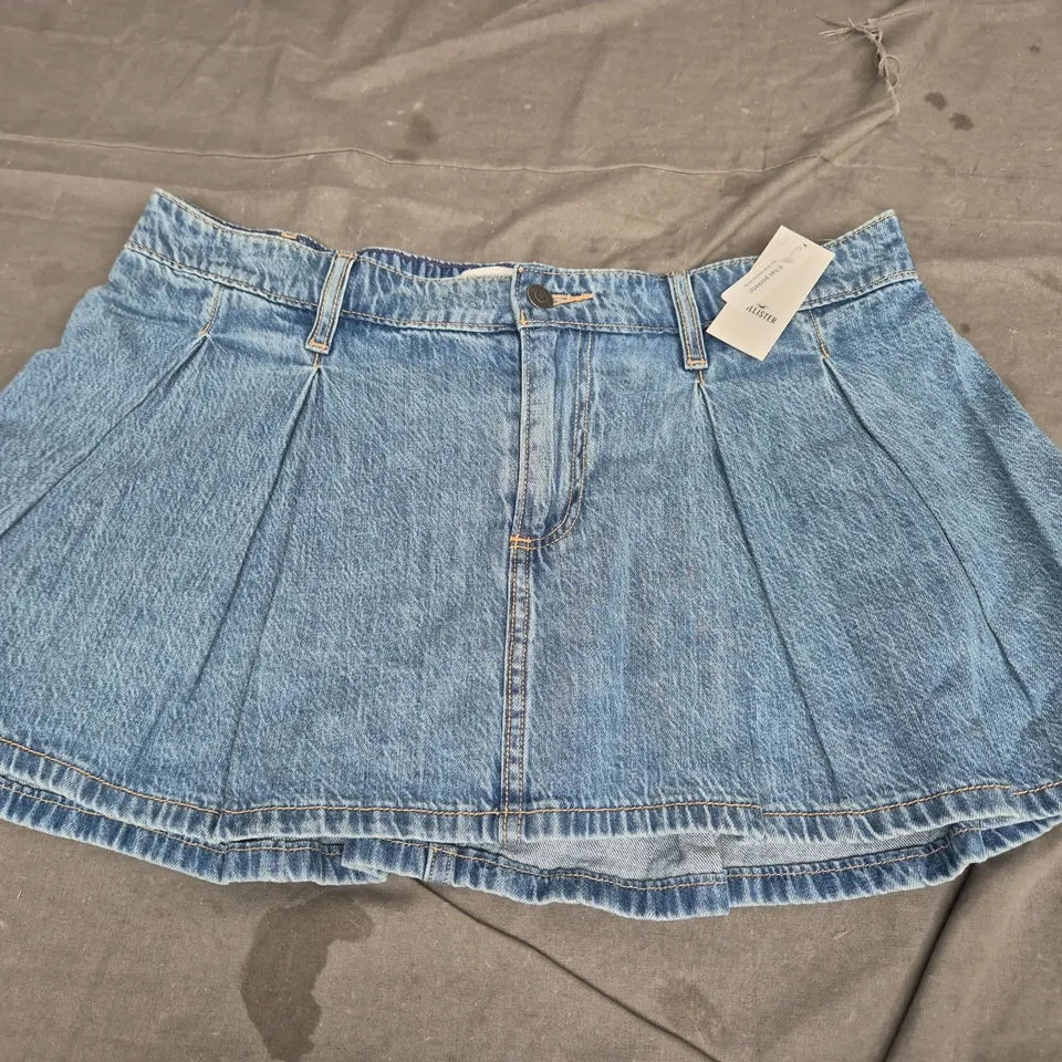 HOLLISTER DENIM SKIRT WITH SHORTS - BLUE - SIZE LARGE