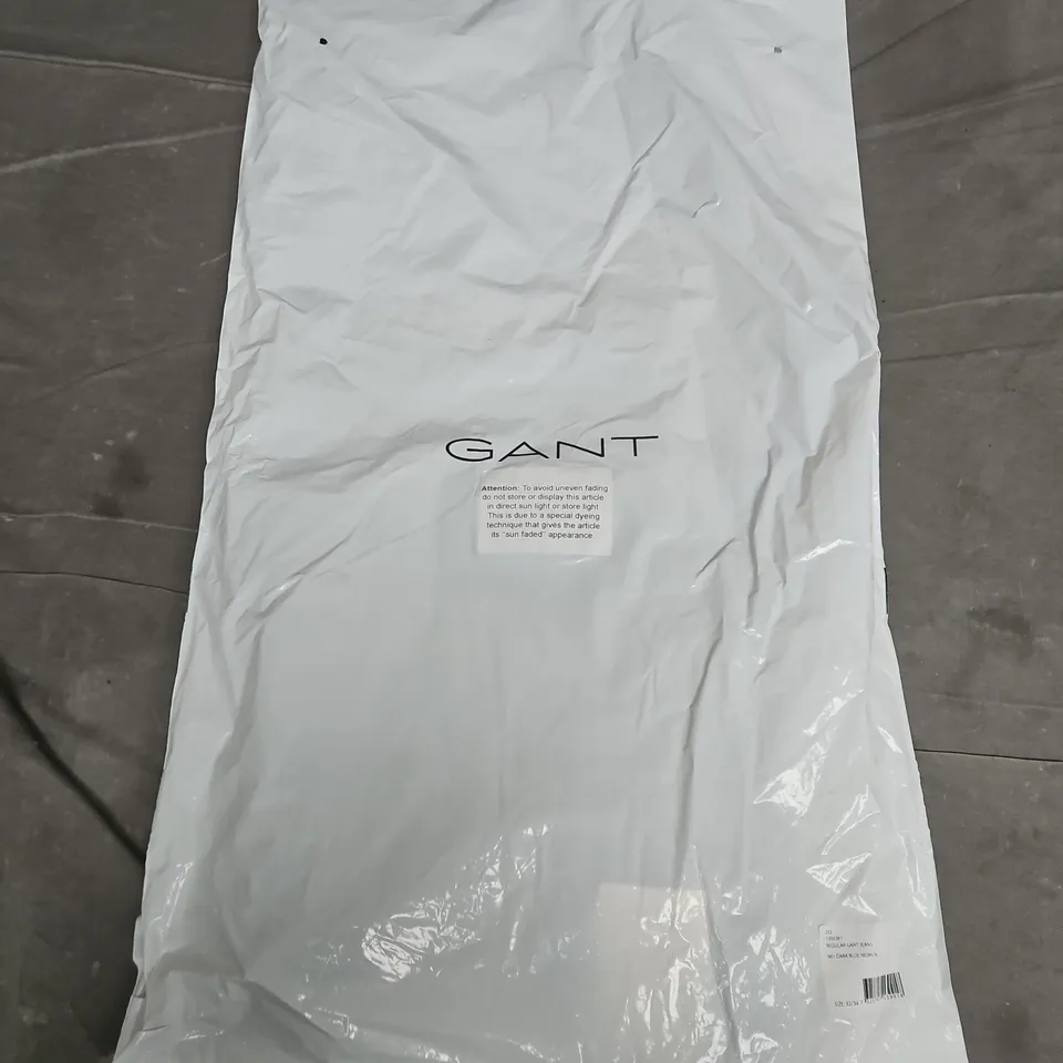 BAGGED GANT REGULAR JEANS IN DARK BLUE WORN IN - 32/34