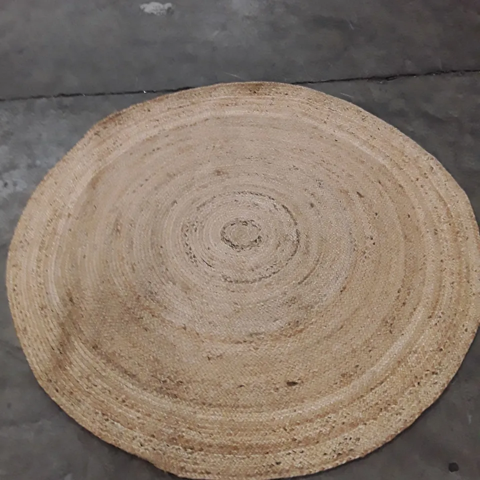 CIRCULAR RUG 130 X 130CM APPROX