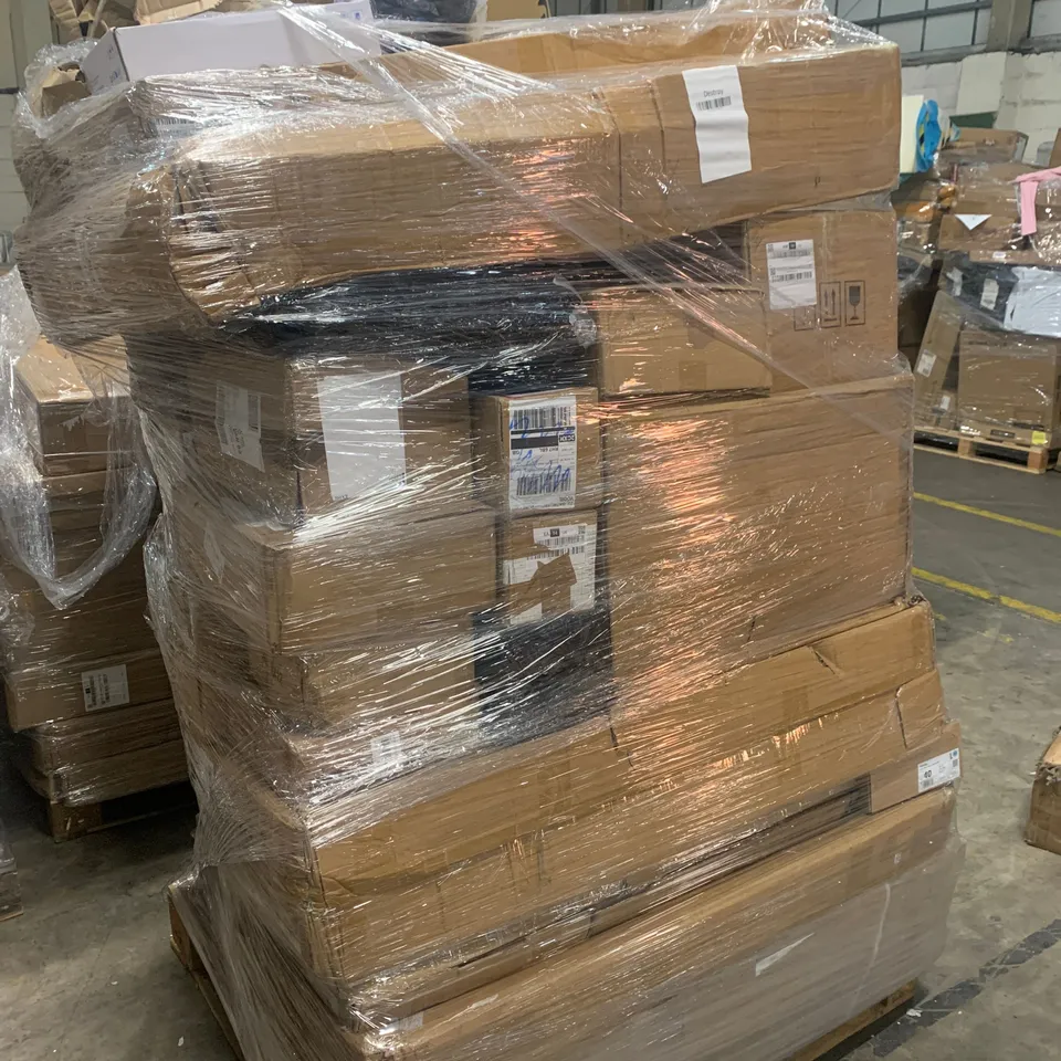 PALLET OF ASSORTED ITEMS TO INCLUDE CAR MATS, KITCHEN FAUCET AND CLOTHING ITEMS - COLLECTION ONLY