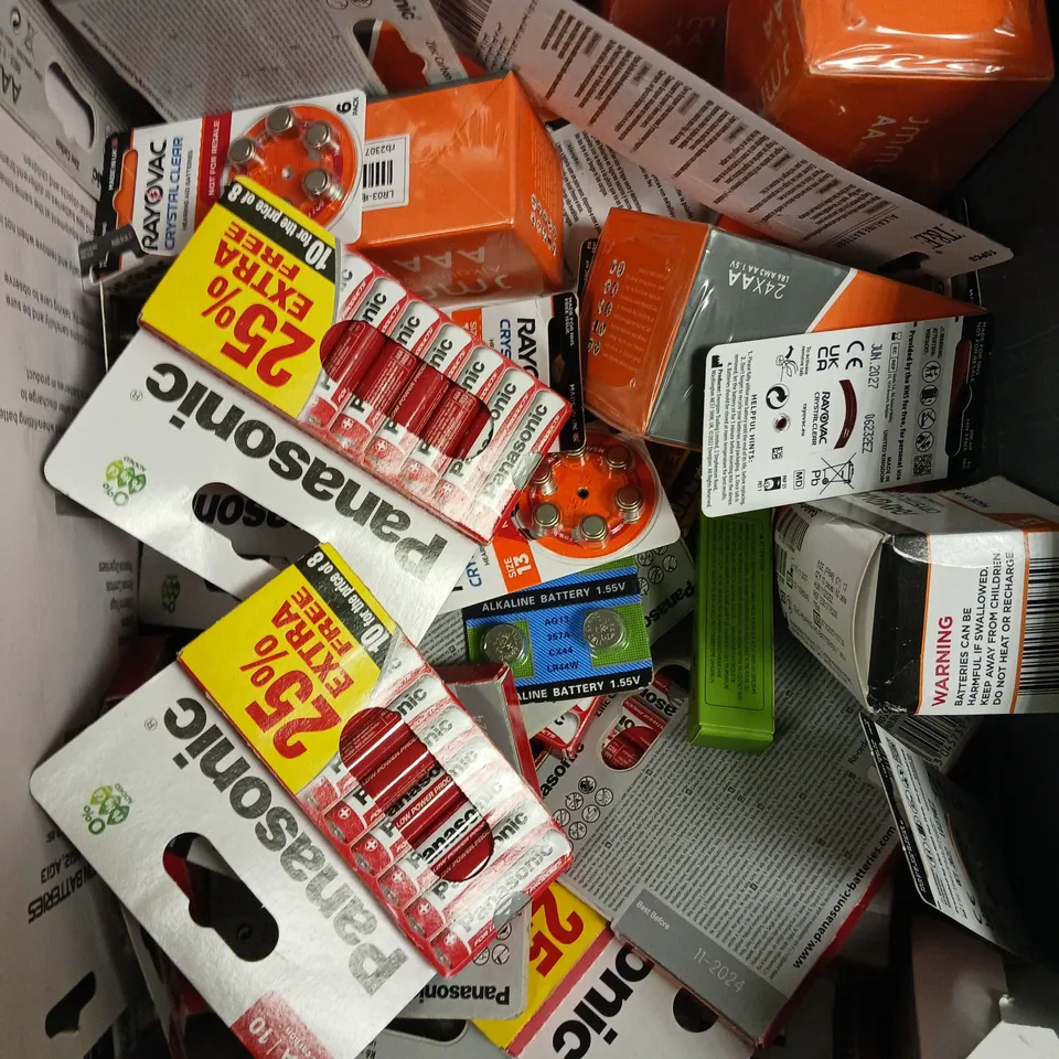 APPROXIMATELY 40 ASSORTED BATTERY PRODUCTS TO INCLUDE AA, AAA, D ETC 