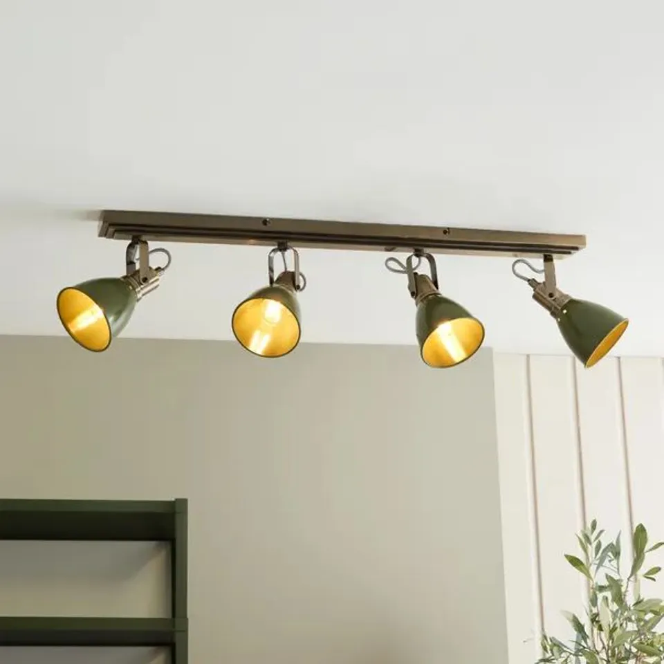 BOXED MILEY INDUSTRIAL 4 LIGHT ADJUSTABLE SPOTLIGHT BAR