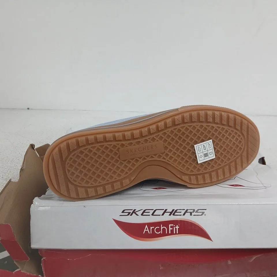 SKECHERS ARCH FIT SNEAKERS – LIGHT BLUE UK 6