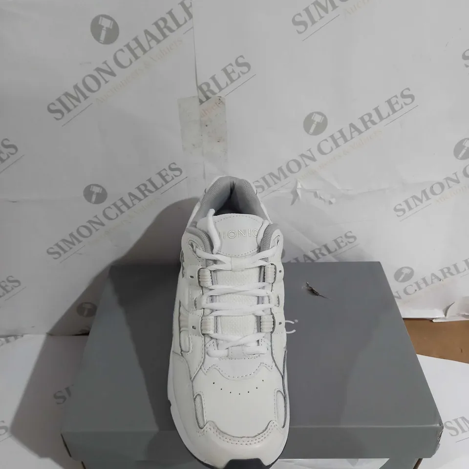 BOXED PAIR OF VIONIC WALK WALKER WHITE WHITE UK 6
