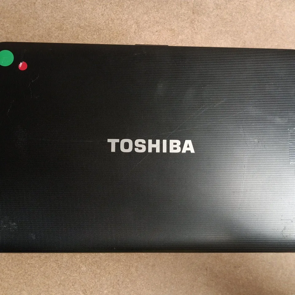 TOSHIBA SATELLITE C850-13D LAPTOP