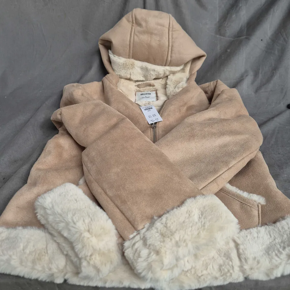 HOLLISTER FAUX SHEARLING JACKET – CAMEL BROWN, SIZE S, ZIP FRONT, MADE IN CAMBODIA