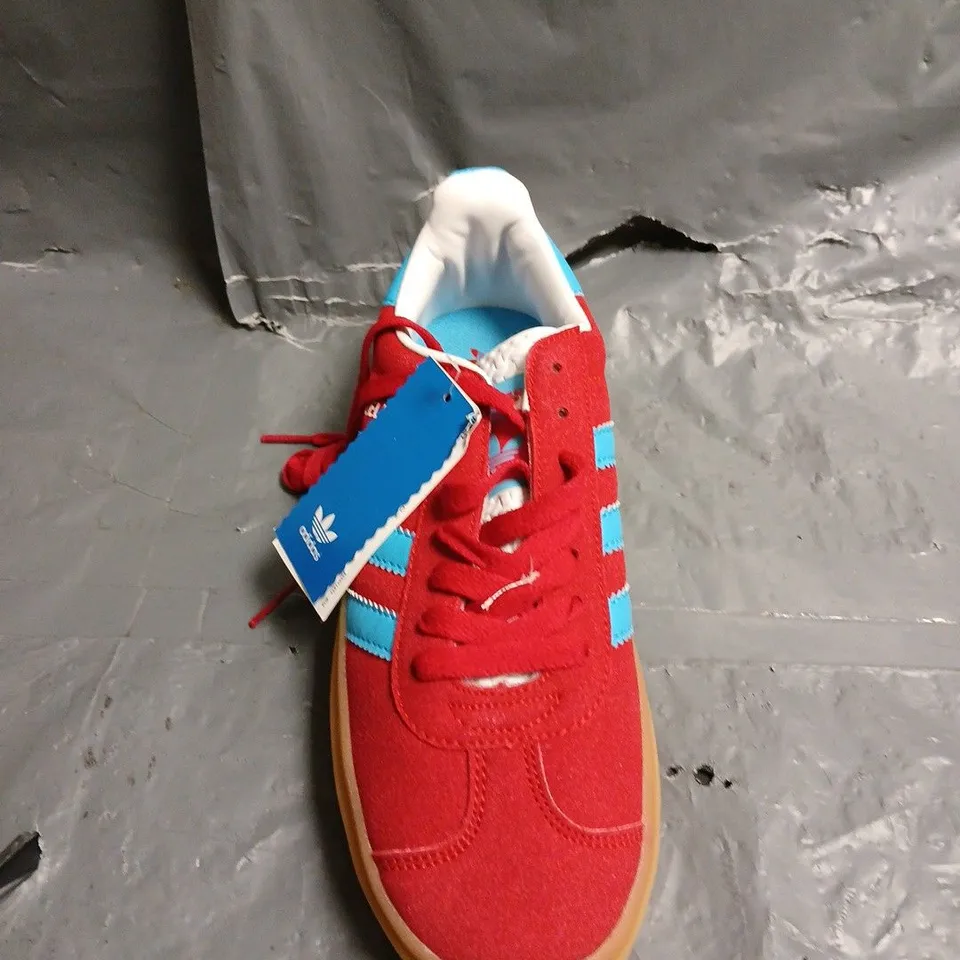 PAIR OF ADIDAS GAZELLE TRAINERS IN RED/BLUE - 6