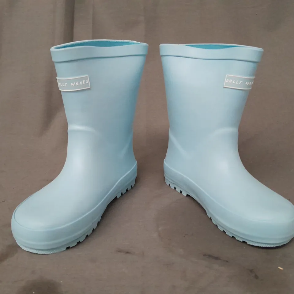 BOXED PAIR OF DOLLY WEARS KID'S WELLINGTON BOOTS IN BLUE EU SIZE 27