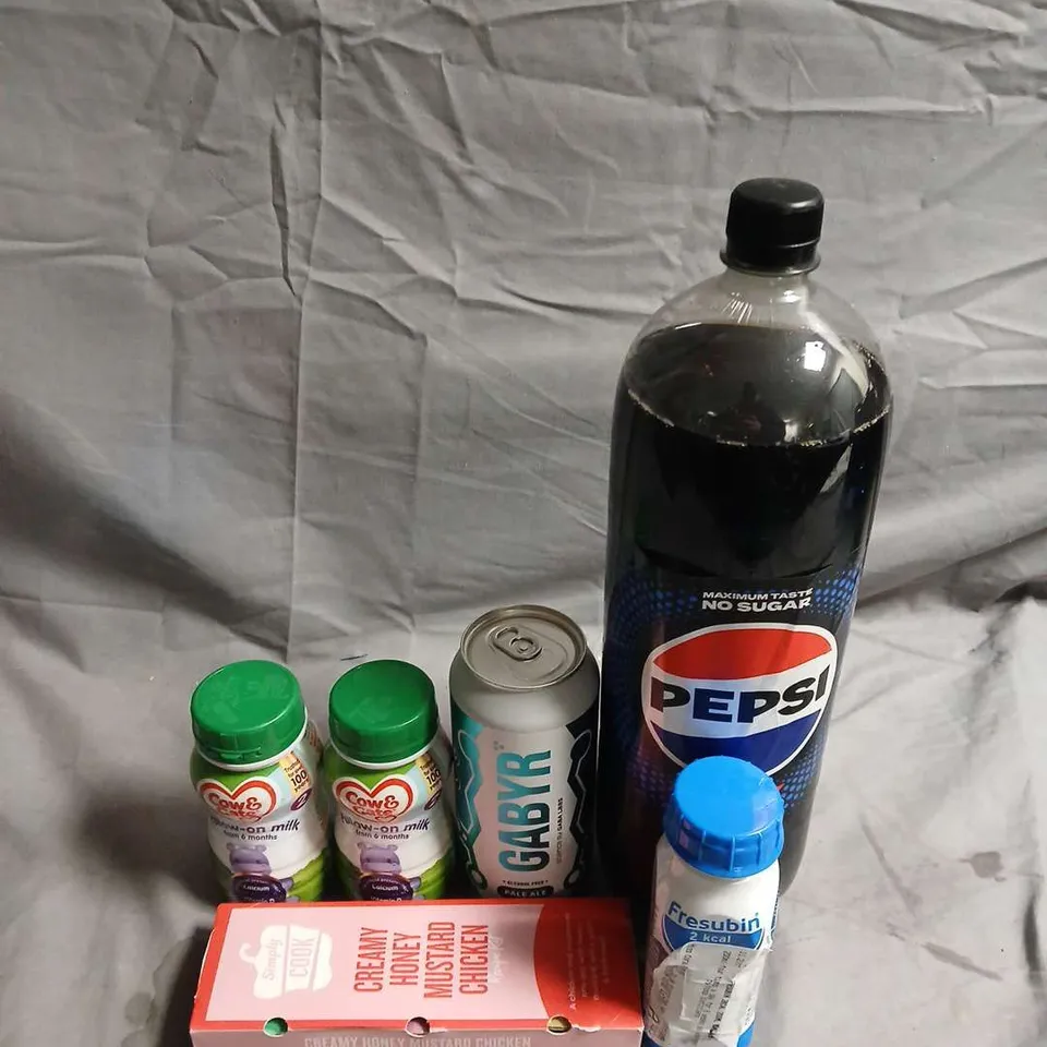 APPROXIMATELY 10 ASSORTED FOOD ITEMS TO INCLUDE - PEPSI MAX, COW AND GATE AND SIMPLY COOK