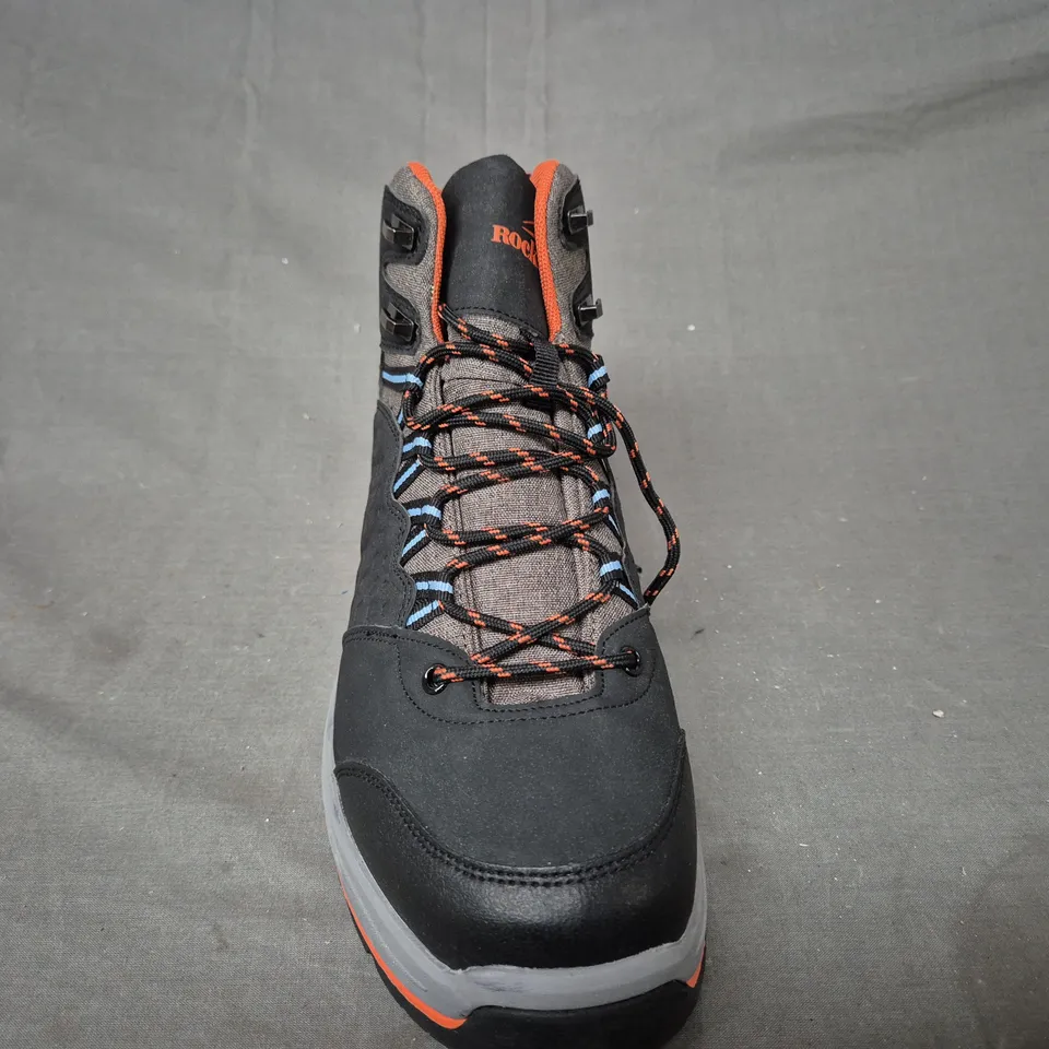 BOXED PAIR OF ROCKTRAIL MEN'S HIKING BOOTS IN BLACK/GREY/ORANGE/LIGHT BLUE UK SIZE 9