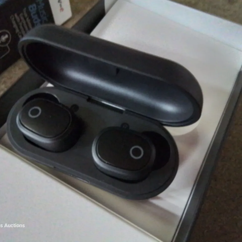 CASE OF APPROXIMATELY 35 SETS OF GROOVE-E MUSIC BUDS WITH PORTABLE CHARGING CASE