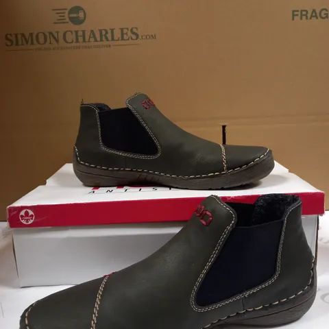 RIEKER CHELSEA BOOTIE SIZE 6