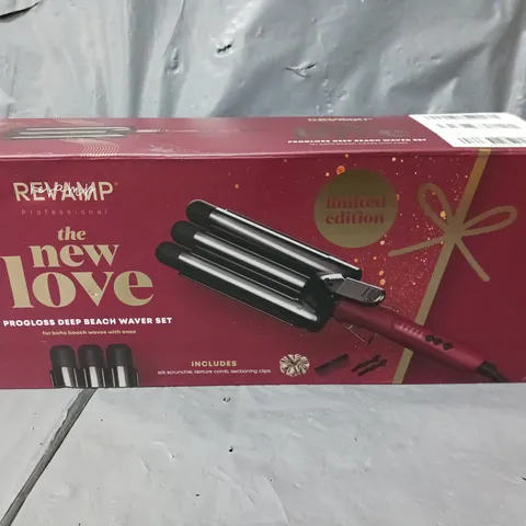 REVAMP PROGLOSS NEW LOVE BURGUNDY PLATINUM BEACH WAVER GIFT SET