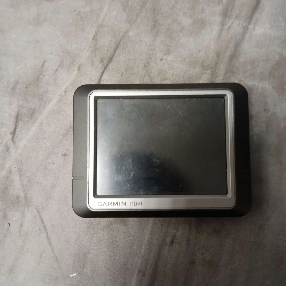 GARMIN NÜVI PORTABLE GPS NAVIGATOR