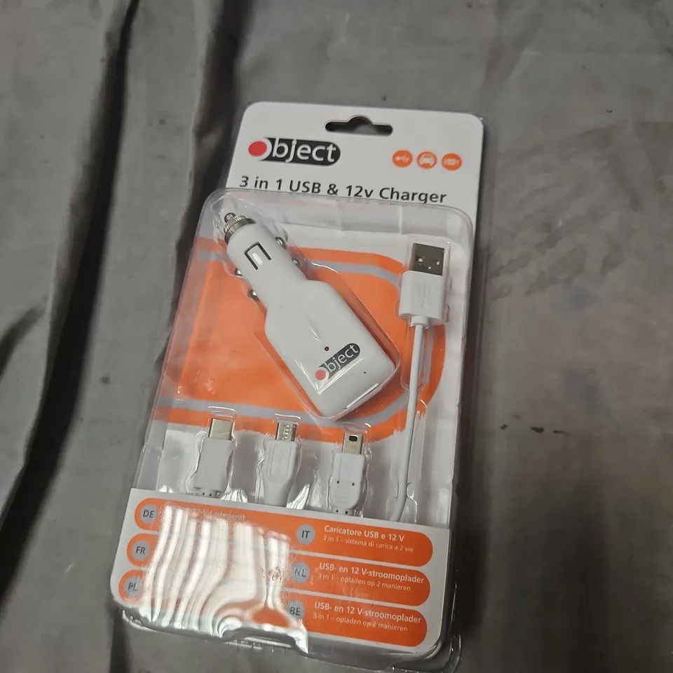 BOX OF ASSORTED ITEMS INCLUDING OBJECT IN-CAR MAGNETIC MOUNT & 3-IN-1 USB & 12V CHARGER – CAR ACCESSORIES 