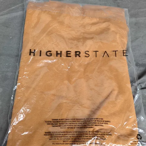 HIGHER STATE MEN'S SEAMFREE LONG SLEEVE 1/2 ZIP TOP – MUSTARD/BLACK, SIZE M 