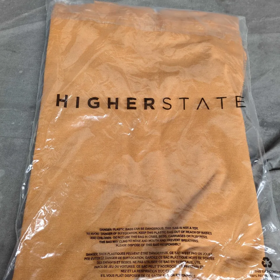 HIGHER STATE MEN'S SEAMFREE LONG SLEEVE 1/2 ZIP TOP – MUSTARD/BLACK, SIZE M 