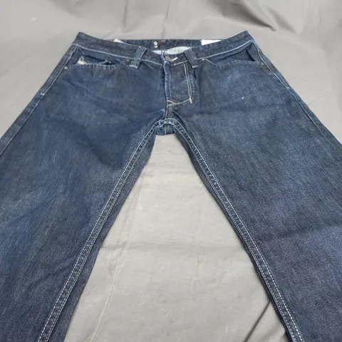 DIESEL INDUSTRY DARK DENIM REGULAR STRAIGHT JEANS - SIZE 30