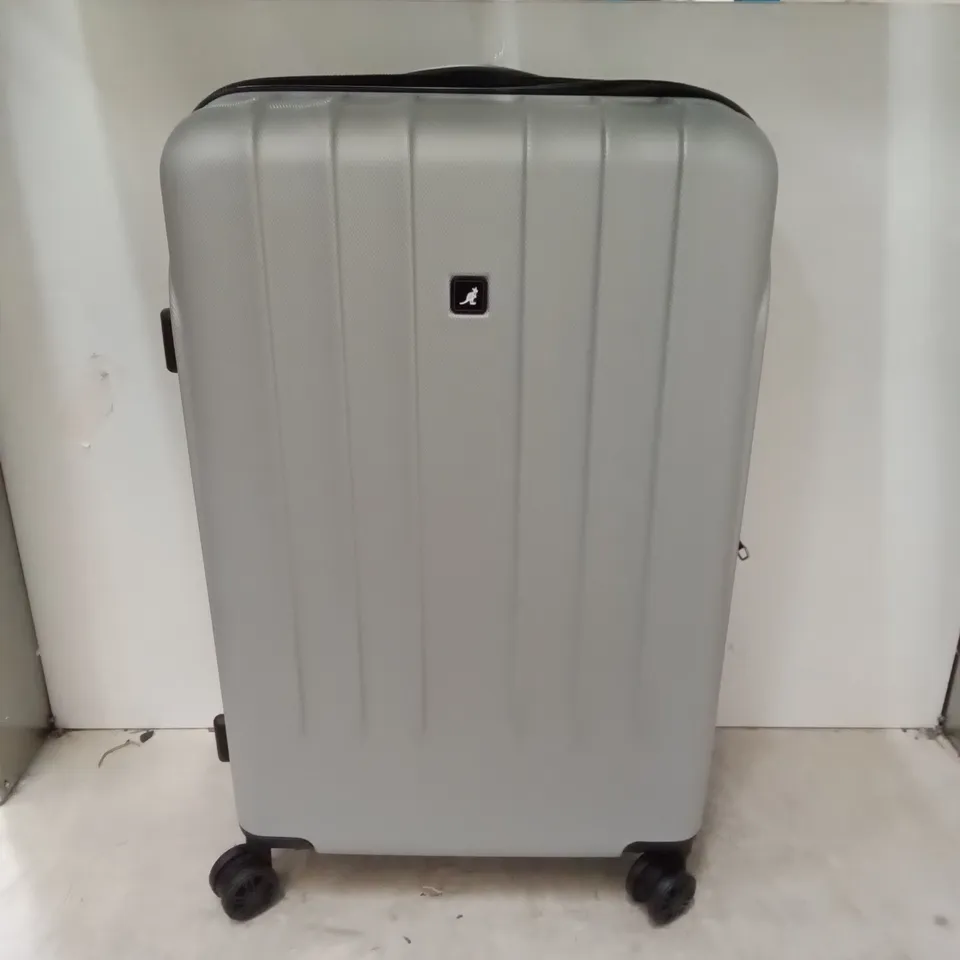 LARGE ZIP-UP SUITCASE (GREY) 
