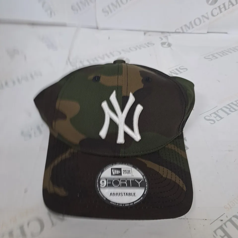 NEW YORK YANKEES CAMO BASEBALL CAP